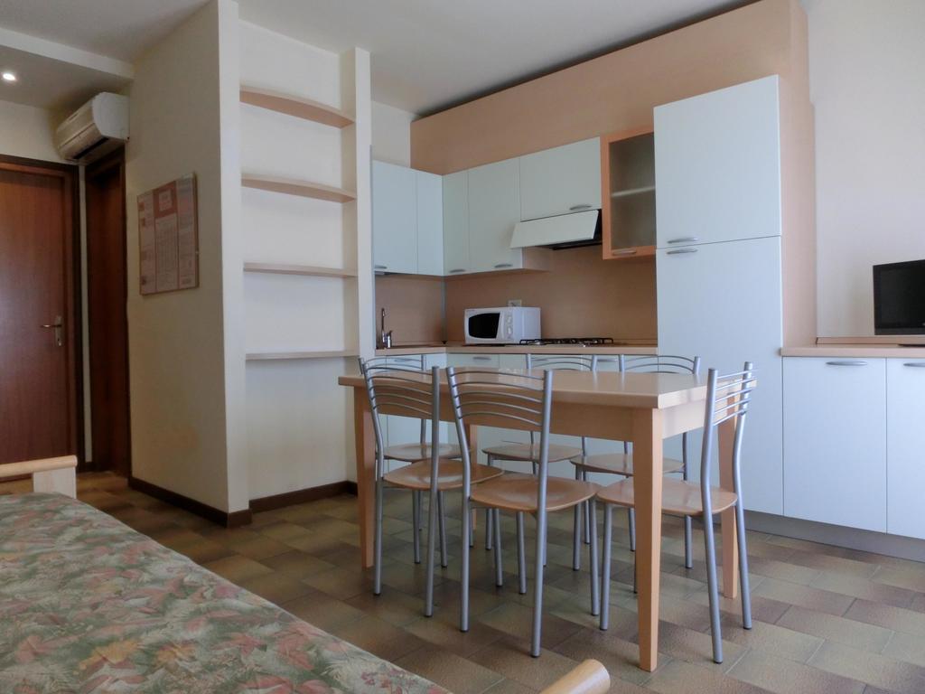Ferienwohnung Salisburgo Lignano Sabbiadoro Zimmer foto